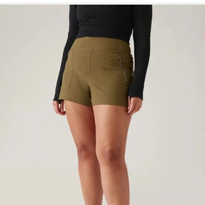 ATHLETA  TREKKIE NORTH MID RISE SHORT